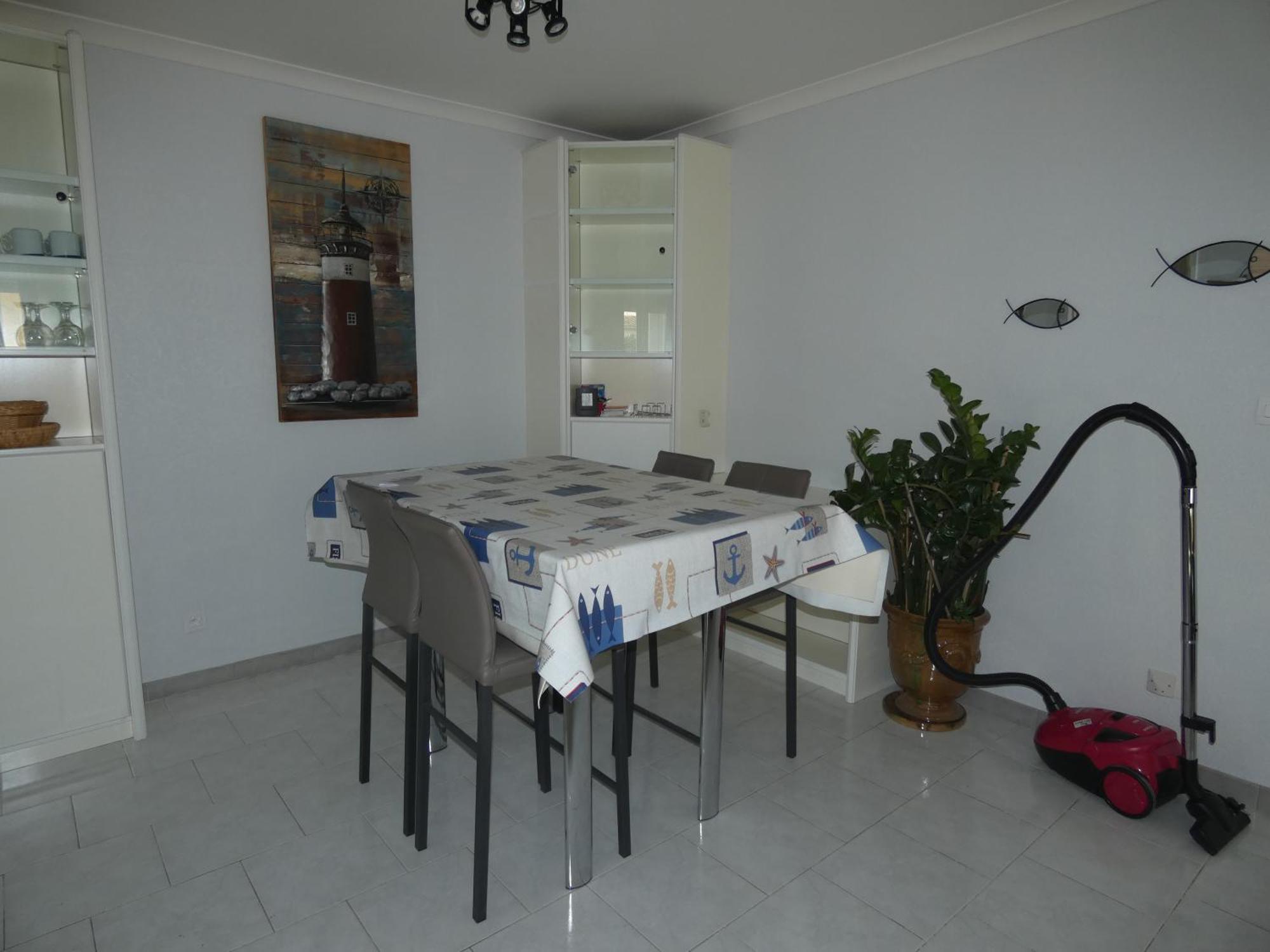 Maison 4 A 6 Pers Quartier Calme Tout Confort Айга-Мортас Екстериор снимка