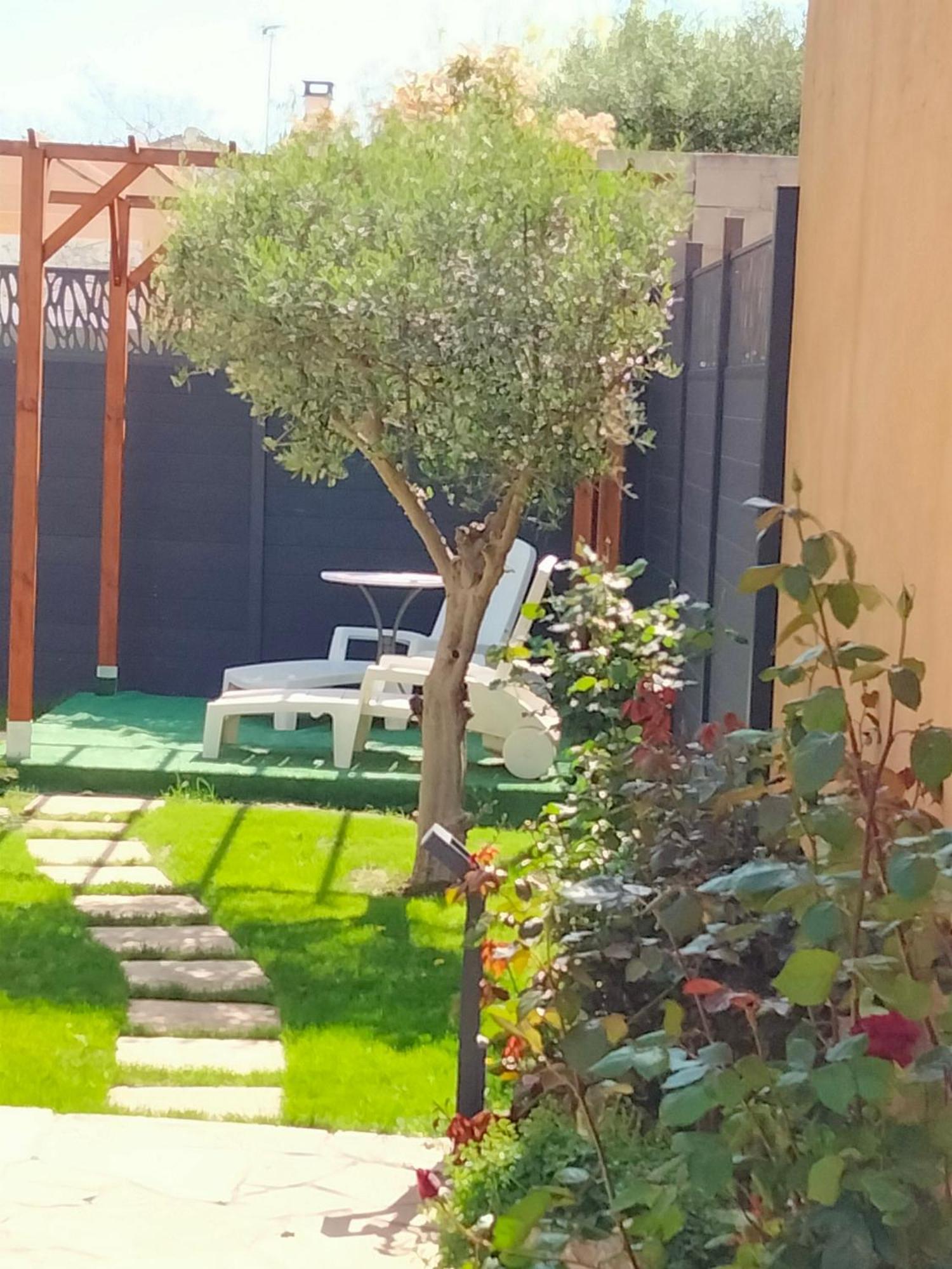 Maison 4 A 6 Pers Quartier Calme Tout Confort Айга-Мортас Екстериор снимка