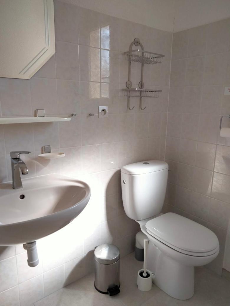 Maison 4 A 6 Pers Quartier Calme Tout Confort Айга-Мортас Екстериор снимка